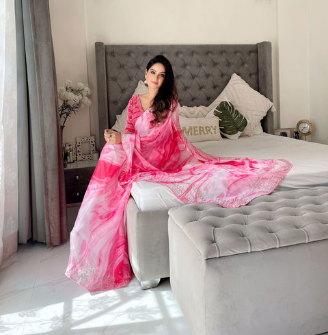 🚨 Exclusive Designer Party Wear Saree with Heavy Embroidery 🚨