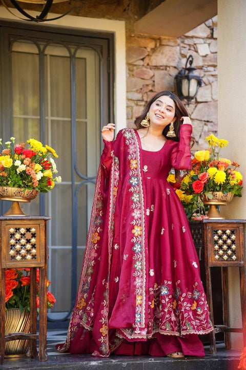 ✨Designer Anarkali With Plazoo Set In Heavy Gmy Silk With Thread & Sequence Work ✨