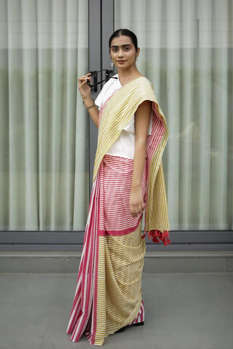 🍁Plain Linen Digital Print Saree with Fumka Latkan🍁