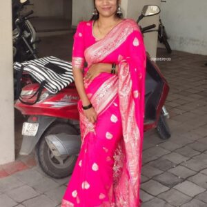 Pure Dola Silk Saree with Zari Jacquard Weaving & Fancy Latkan