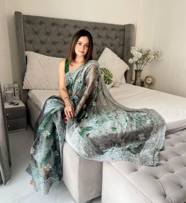 Exclusive Premium Burburry Spray Print Saree