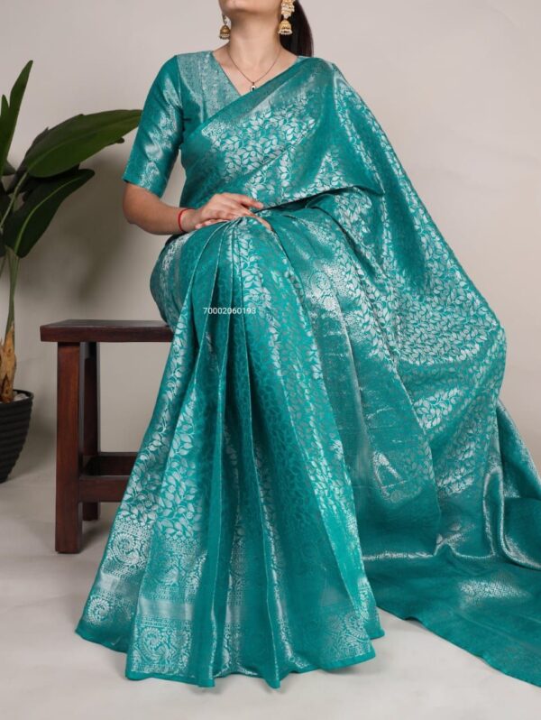 ✨ Newly Launched Kanjivaram Silk Saree with Zari Weaving Work!